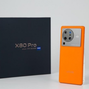 vivo X80 Pro首发评测：一“芯”二用 性能影像超乎想象
