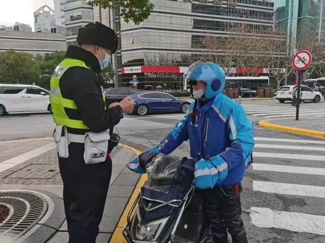 【砺剑行动】上海交警严查非灵活车交通违法