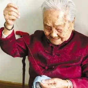 102岁“老神仙”养生秘诀：保持“5点”，活过百年