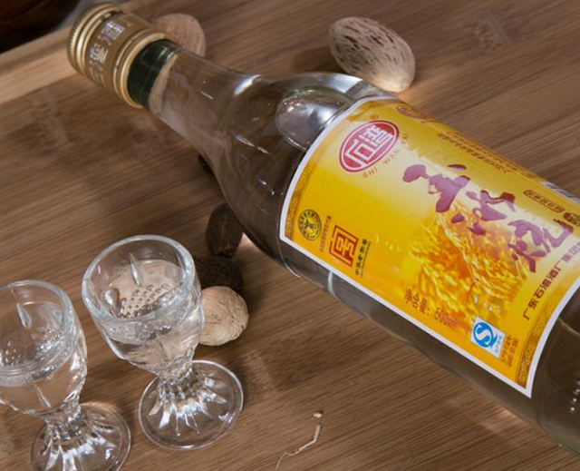中国4大“光瓶酒”，廉价好喝，都是100%珍品佳酿，你都喝过吗？