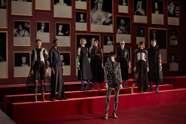 Dior迪奥 怀念2022年古装秀上的艺术与时髦