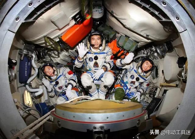 神舟14返回，美媒感慨：中国介入不了ISS，才自己建造天宫空间站