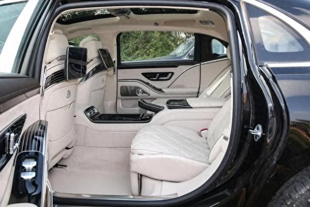 新款奔驰迈巴赫S级上市，售价146.8万起