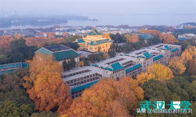 130岁生日的“中国最美大学”武汉大学竟以孔雀蓝琉璃修建而著名