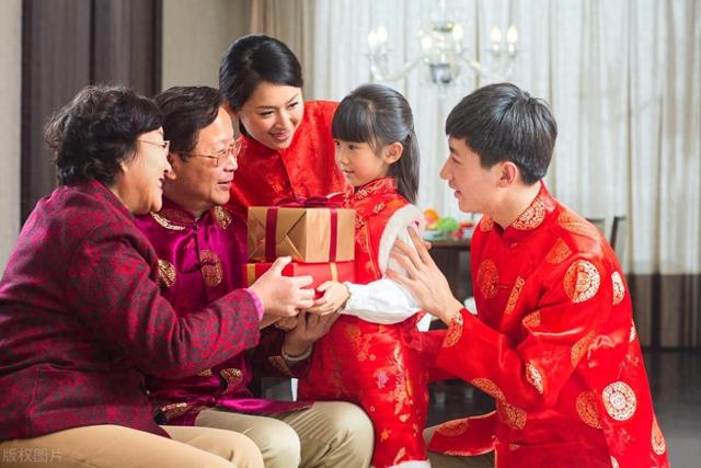 春节贺年，让亲戚“为难”的5种礼物，谁收到谁为难，你见过哪类