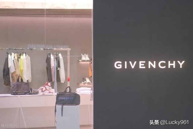 纪梵希（Givenchy）：奢华与怪异气概的传世典范