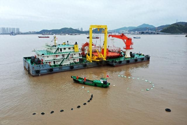 首条全进程机械化作业海缆在浙江舟山成功敷设