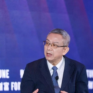 人工智能头部企业的李彦宏出席总理座谈会，对中国经济有信号意义